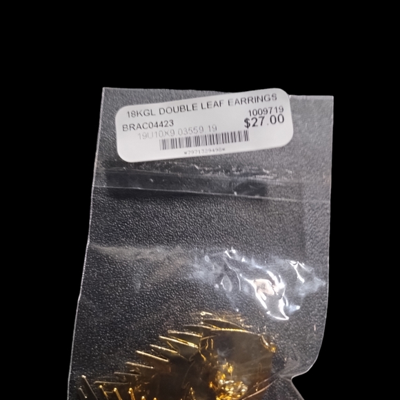 18K Gold Filled Fancy Leaf Earrings Retail Price $27 - Picture 2 of 3